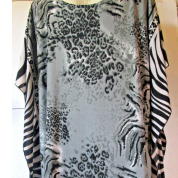 DOTS 1X TUNIC TOP ANIMAL PRINT W/ SHORT SLEEVES - Picture 4 of 4